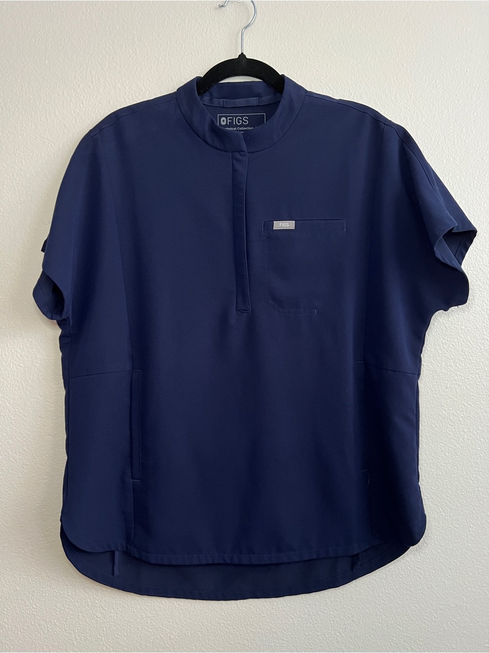 FIGS Montex Relaxed Navy Short-Sleeve Scrub Top